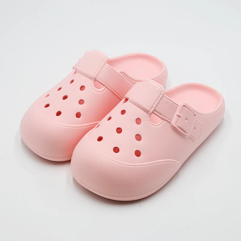 Mengapa selipar lubang menjadi kasut yang mesti ada untuk keselesaan dan gaya?