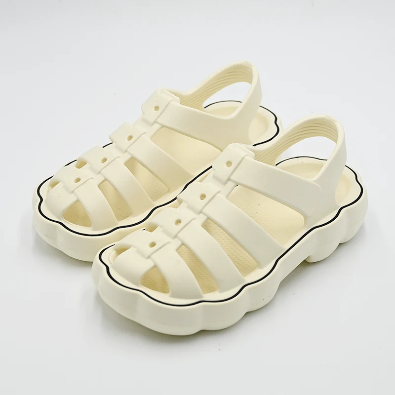 Mengapa selipar Rom menjadi trend kasut semua orang bercakap?